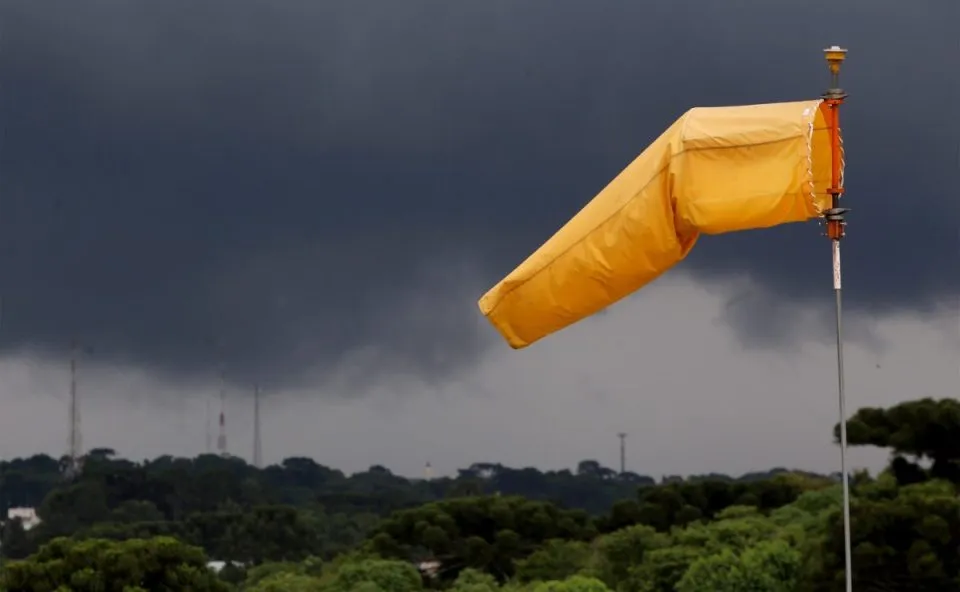 El Niño se fortalece e aumenta risco de tempestades e chuva acima da média no Paraná
