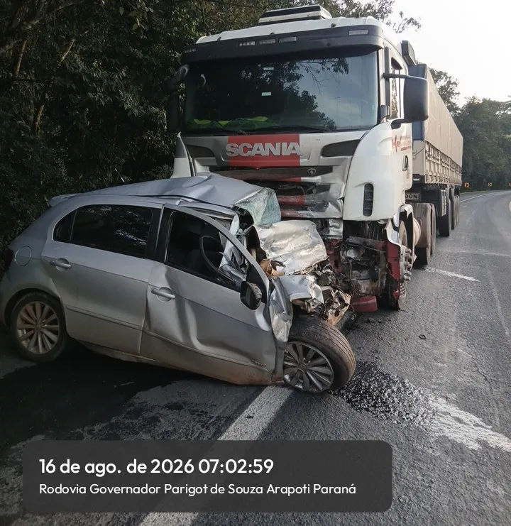 Colisão frontal na PR-092 deixa vítima fatal em Arapoti