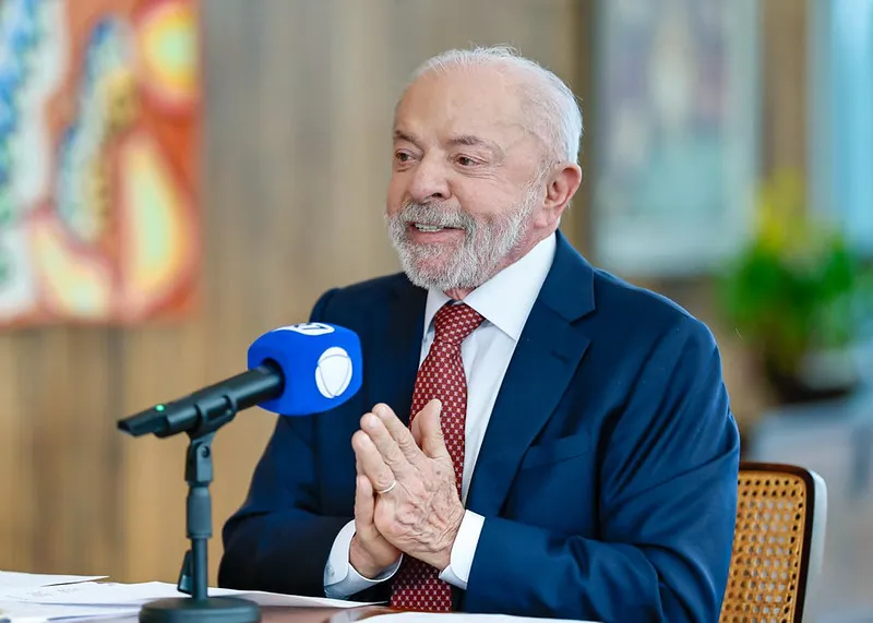 “Moraes prestou 2 grandes serviços à democracia brasileira”, diz Lula