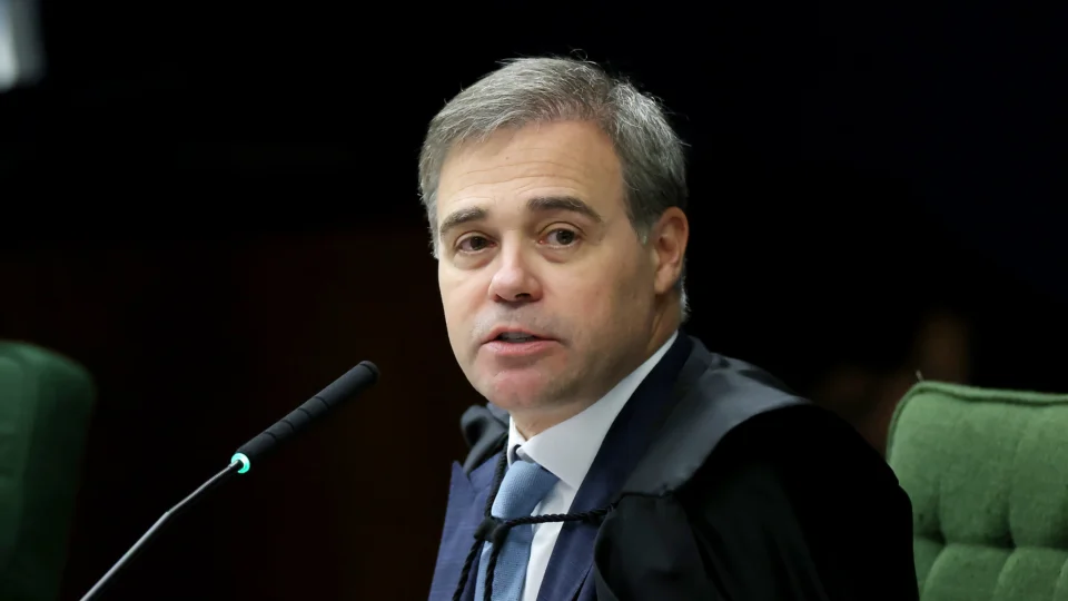 Mendonça é sorteado relator de ação que questiona aumento do Bolsa Família a 17 dias das eleições
