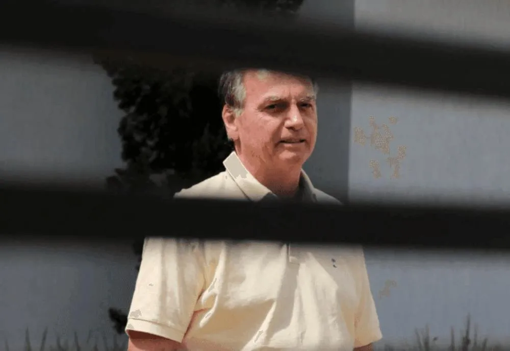 Defesa de Bolsonaro pede suspensão de prisão a Nunes Marques