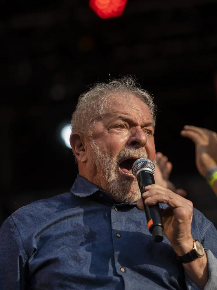 Lula acusa Eduardo e Flávio de estarem por trás de articulação dos EUA no Brasil e aciona TSE