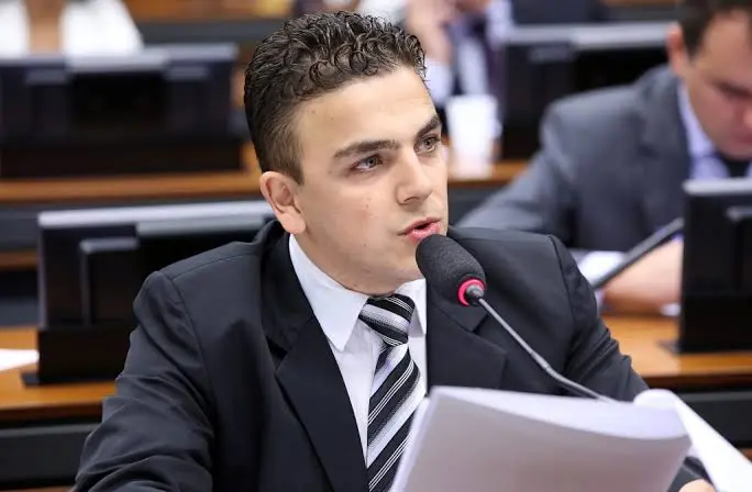 CURIÚVA: Aliel Machado é o mais votado para Deputado Federal 