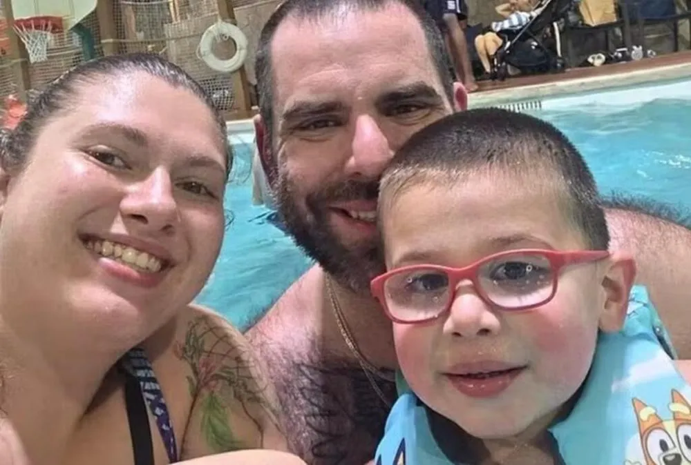 Mulher mata marido e filho a facadas
