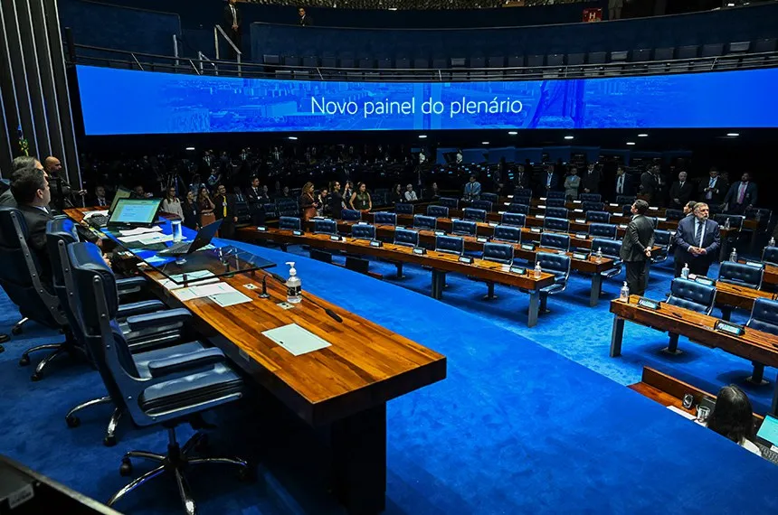 Senado aprova com urgência perdão de dívida do MEI e aumento do teto