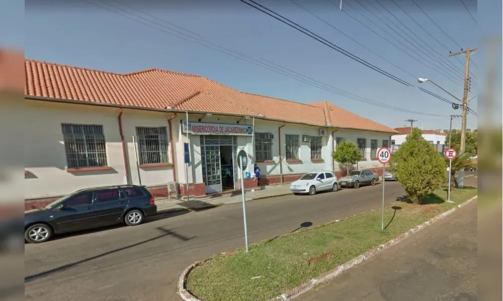 Santa casa de Jacarezinho suspende novos atendimentos por falta de insumos e atraso nos salários