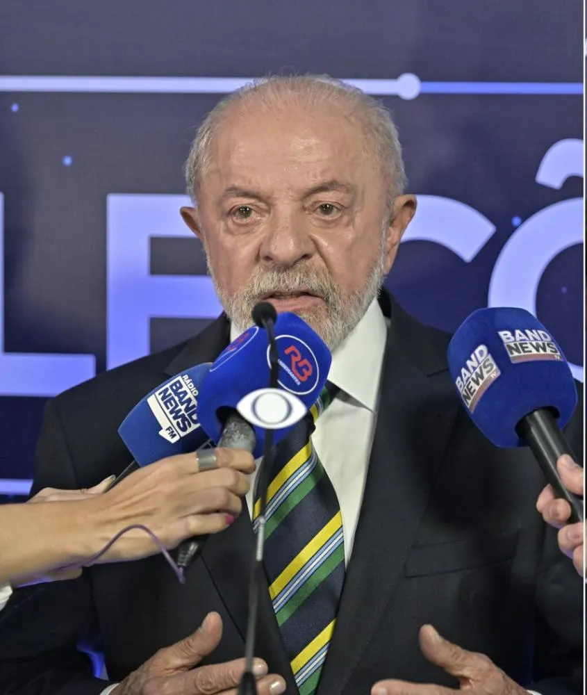 Equipe de Lula avalia cancelar ida ao debate da Globo após péssimo desempenho do petista no debate da Band