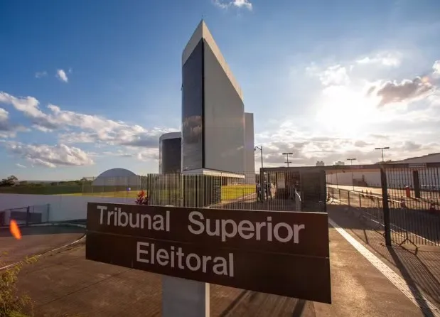 Que eleição é essa em que a mentira ganha espaço e a verdade corre o risco de ser censurada?