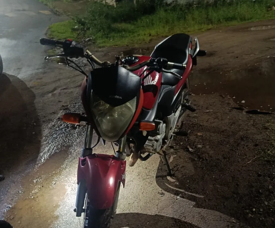 PM prende suspeito e recupera motocicleta furtada em Santo Antônio da Platina 