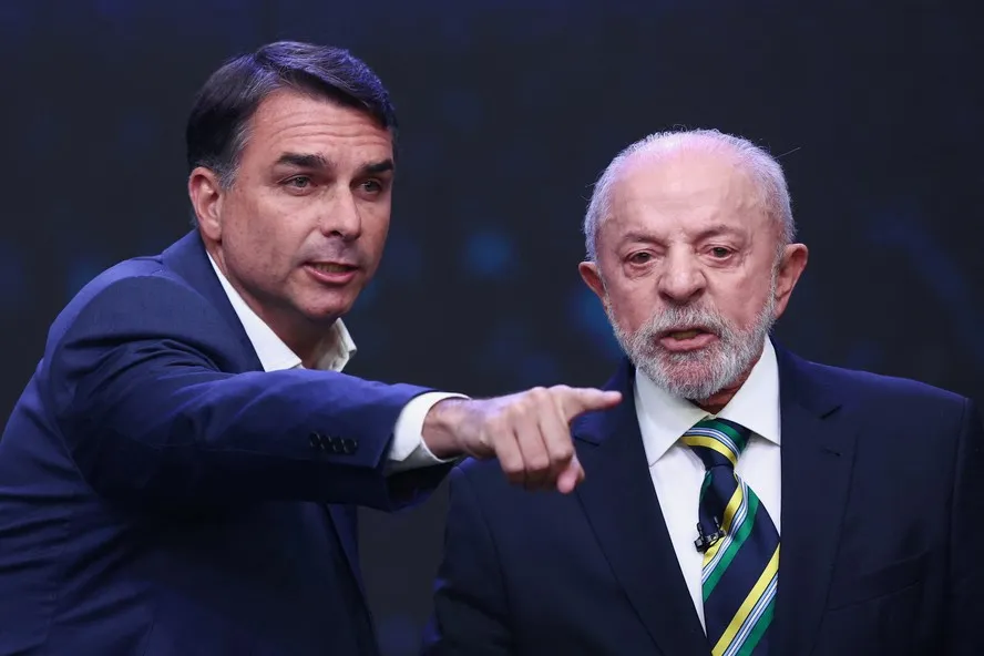 Apuração no exterior: Flávio soma 47.960 votos contra 12.550 de Lula em sete países