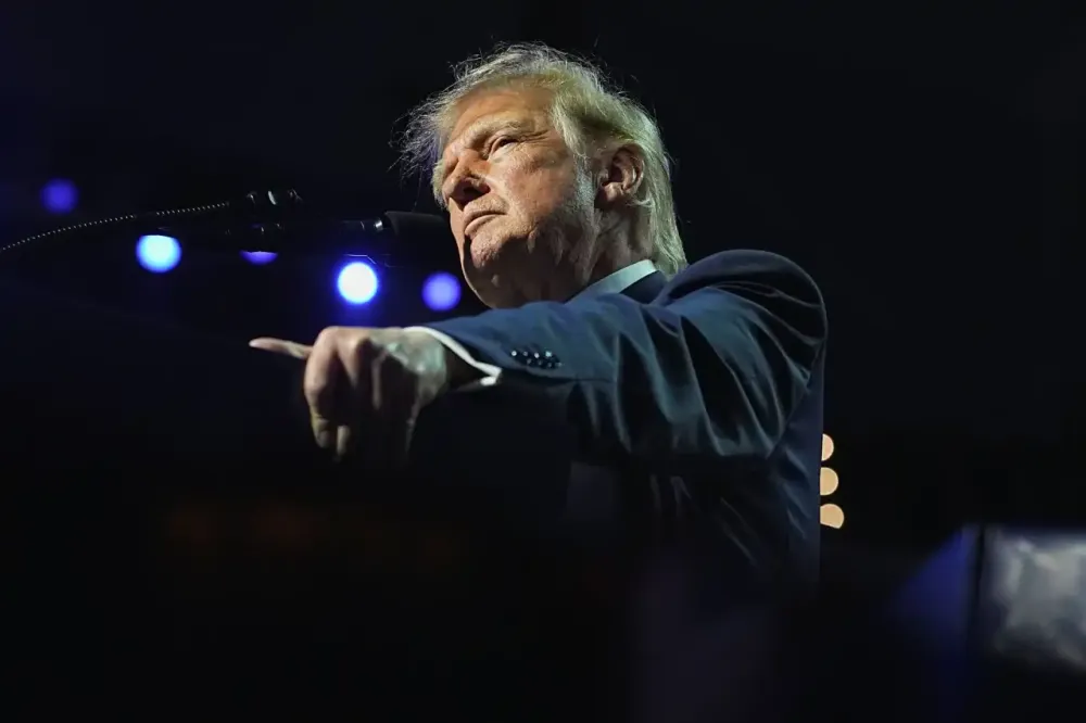 Trump volta a questionar as eleições brasileiras e manda recado: “Ninguém subestime a força dos Estados Unidos”.
